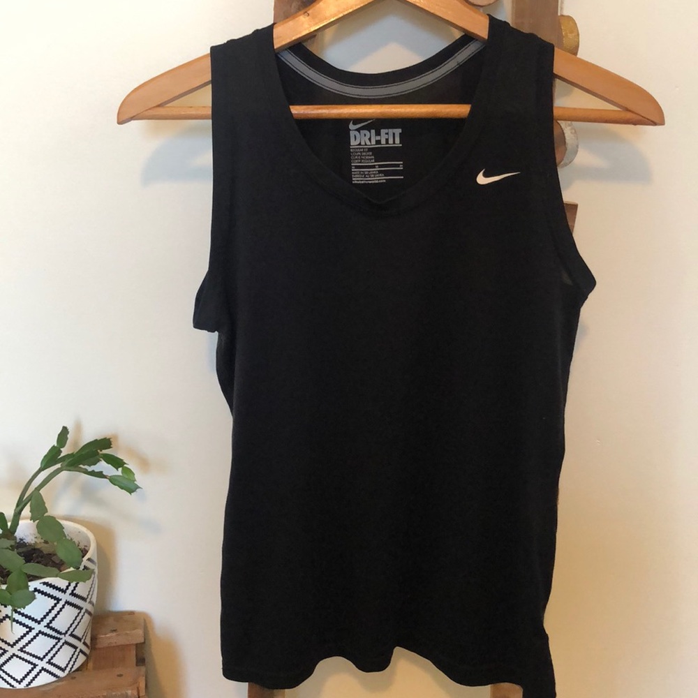 M - black Nike dri-fit tank top